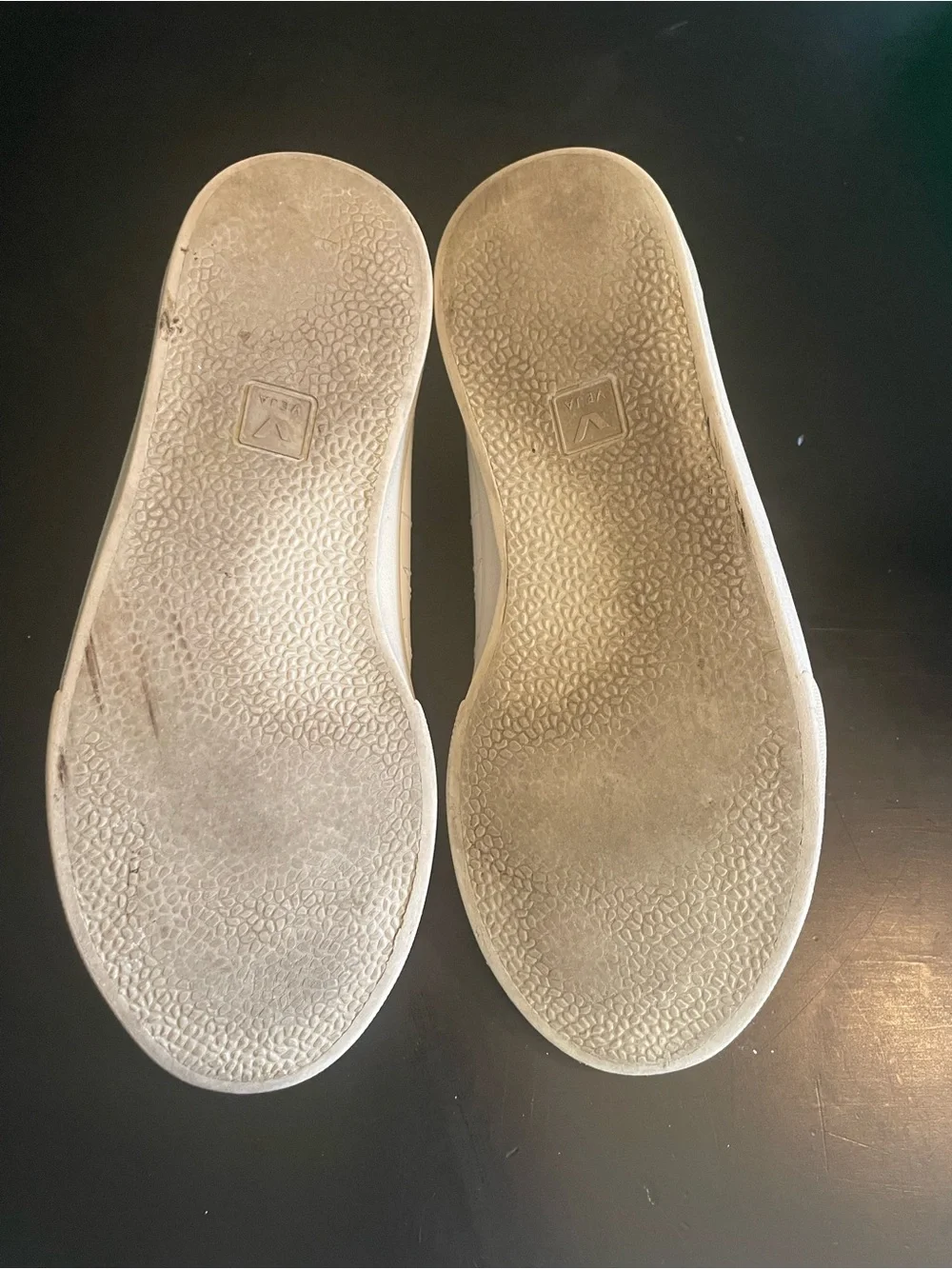 Veja minimal white
